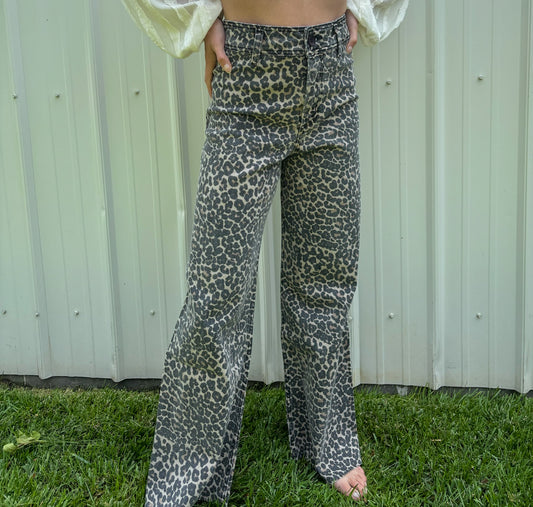 Chelsie Leopard Pants